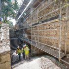 Obras de rehabilitación de parte de la muralla de Burgos.