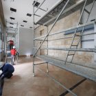 Los trabajadores de Valuarte se preparan para iniciar la reforma de la nueva Oficina de Turismo.