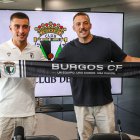 jon Karrikaburu y Michu, en la presentación del delantero.
