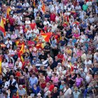 Decenas de personas durante una concentración en solidaridad con Ceuta, en la Plaza Mayor, a 2 de septiembre de 2026, en Salamanca, Castilla y León (España).