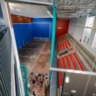 Un momento de la visita al polideportivo Lavaderos, donde han acabado las obras de rehabilitación de la cubierta.
