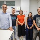 A la izquierda, Carlos Rumbo Lorenzo, junto a miembros del equipo de investigación.