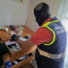 Incautación de drogas en el piso del sospechoso, ubicado en Gamonal.