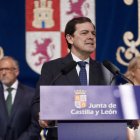 Archivo - El presidente de Castilla y León, Alfonso Fernández Mañueco, durante la ceremonia de posesión de los nuevos miembros del Consejo de Gobierno de Castilla y León.
