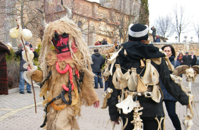 Algunas de las máscaras que salen en la fiesta./ Asociación Cultural Mecerreyes