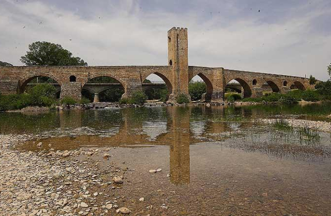 Uno de los más conocidos es el puente de Frías, elemento reconocido al formar parte del conjunto medieval junto al castillo de la villa, que sí es BIC.-G. G.