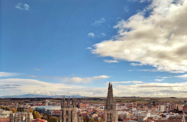 Vista general de Burgos desde el Castillo en otoño. ECB