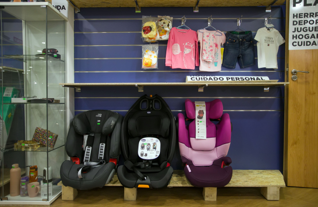 Aquí llegará la silla de retención infantil Grupo Cero que han abierto en el almacén lista para su venta con un 20% de descuento.