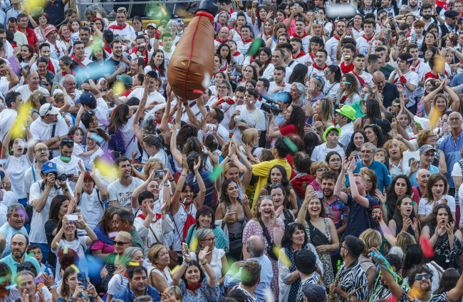 Los burgaleses se han echado a la calle estas fiestas para no perderse ningún detalle.