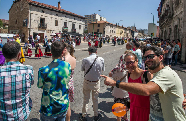 Los burgaleses se han echado a la calle estas fiestas para no perderse ningún detalle.