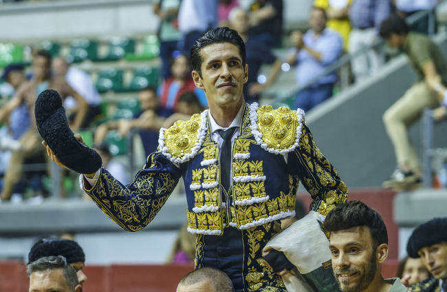 Los burgaleses se han echado a la calle estas fiestas para no perderse ningún detalle.