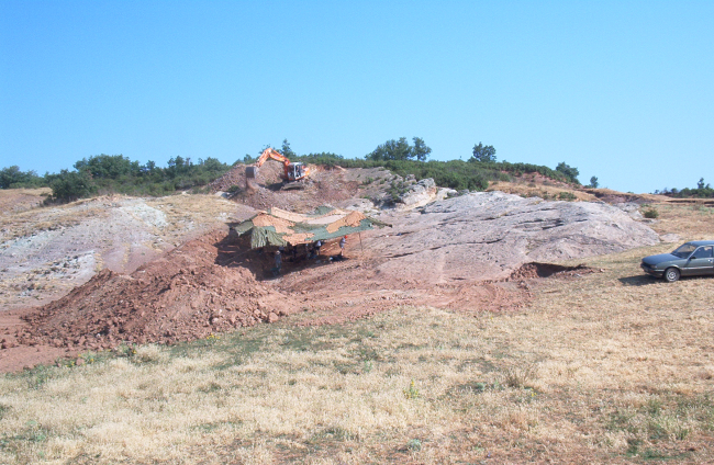 Zona de costalomo donde se conservan cientos de huellas de dinosaurios.