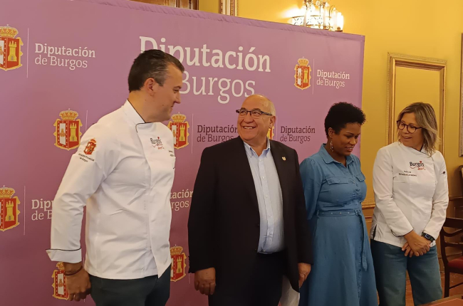 Javier Izquierdo, Jesús María Sendino, Albanely Rosso y Nuria Leal, con Burgos Alimenta a punto de acudir a Alicante Gastronómica