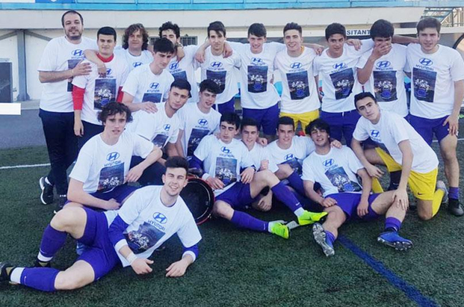 Jugadores y cuerpo técnico del Burgos CF festejaron el ascenso en Ponferrada-Burgos CF