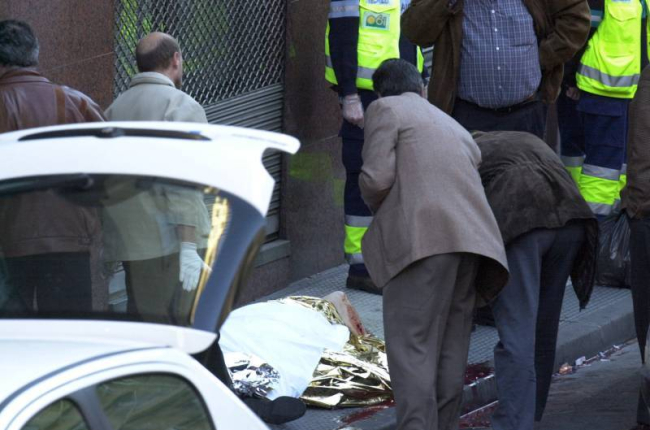 El asesinato del presidente del PP aragonés tuvo lugar en la calle Cortes de Aragón de Zaragoza.-EL PERIÓDICO
