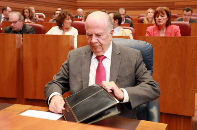 El procurador del Común, Javier Amoedo, presenta el informe anual de la institución correspondiente al año 2014 ante el pleno de las Cortes de Castilla y León-Ical