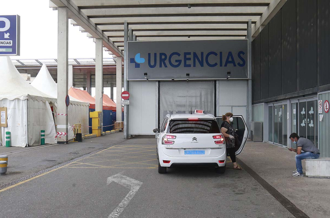 Entrada al servicio de Urgencias en el Hospital Universitario de Burgos (HUBU). RAÚL G. OCHOA