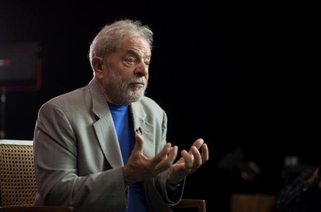 Lula da Silva arremetió contra el presidente Bolsonaro por aplaudir todas las decisiones que realiza Estados Unidos.-EFE