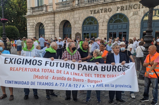 Manifestación convocada por Socibur para exigir el desarrollo de infraestructuras pendientes en Burgos. SANTI OTERO