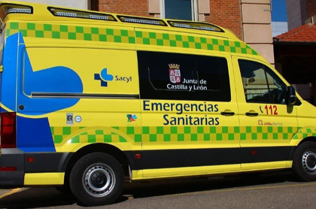 Ambulancia de soporte vital básico del 112 de Castilla y León. / ECB