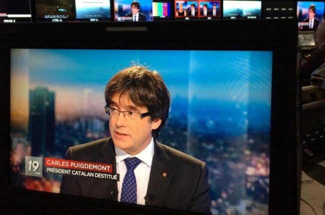 Carles Puigdemont, en los estudios de la televisión pública belga.-REUTERS