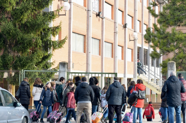 Colegio público Anduva, en Miranda de Ebro, abierto con normalidad exceptuando tres aulas que se mantienen en cuarentena. - ICAL