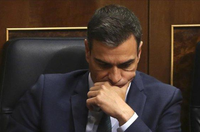 Pedro Sánchez, este jueves durante el fallido debate de investidura en el Congreso.-DAVID CASTRO