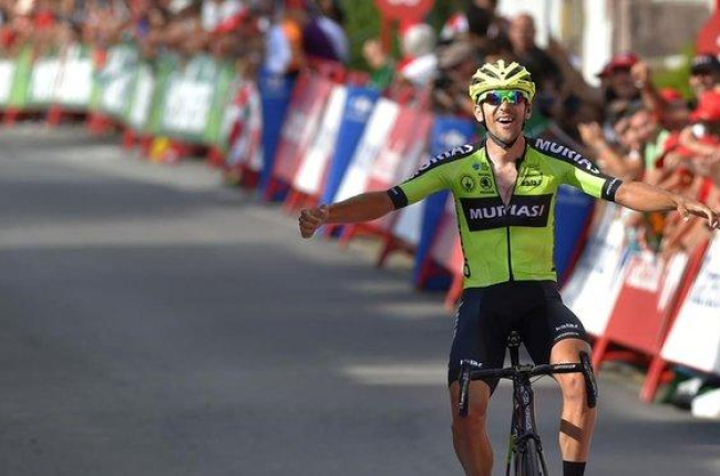 El ciclista del Euskadi-Murias Mikel Iturria gana una etapa de La Vuelta 2019.-AFP