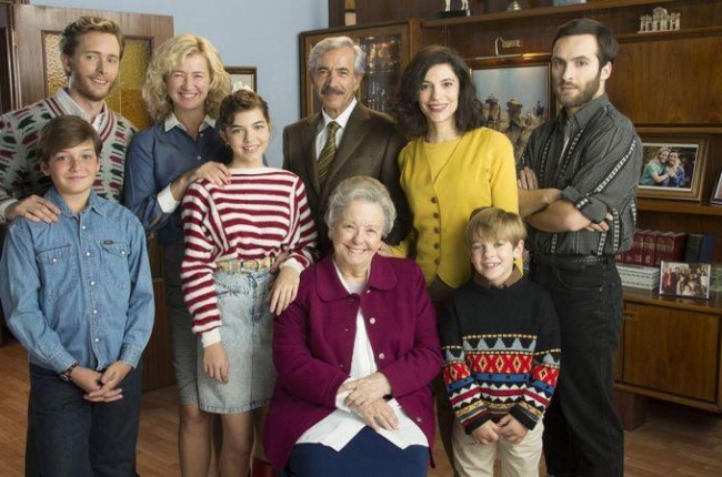 Imagen promocional de los protagonistas de la serie de TVE-1 Cuéntame cómo pasó.-IRENE MERITXELL