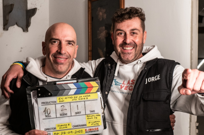 Javier Castro (izquierda) y Jorge González, director y productor del documental ‘Las Vegas 2’, respectivamente. LAS VEGAS 2