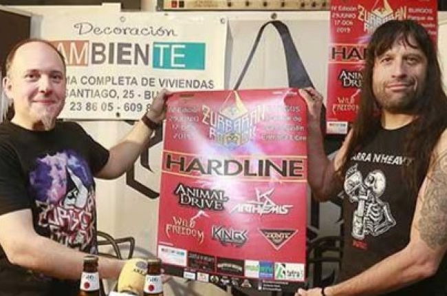 Jaime Revilla y Michael Nebreda presentaron ayer el cartel del Zurbarán Rock en el Jarra’N’Heavy.-RAÚL G. OCHOA