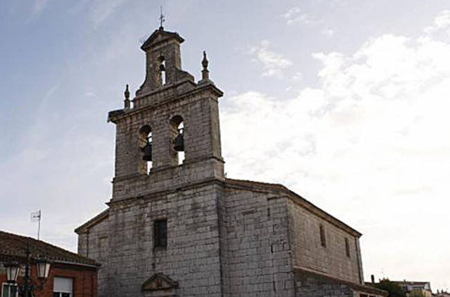Imagen de la iglesia de San Vicente situada en el centro del pueblo.-ECB
