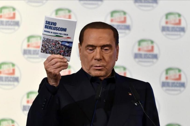 El exprimer ministro Silvio Berlusconi, el domingo.-ANSA/ AP / FLAVIO LO SCALZO