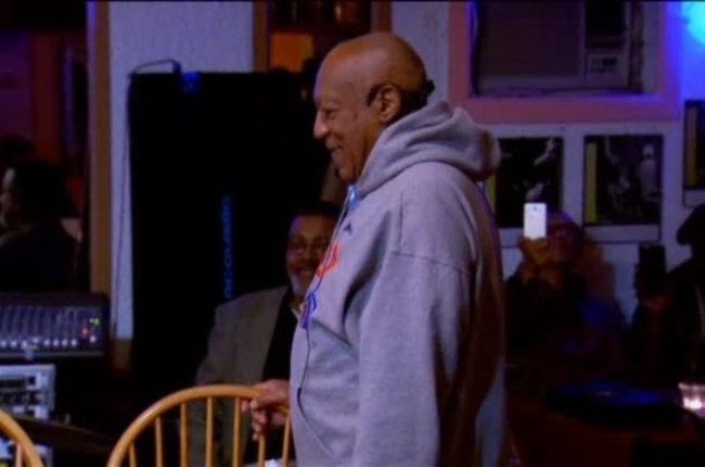 Primera actuación de Cosby en un club de jazz de Filadelfia tras salir indemne en los juicios por abusos sexuales.-ATLAS