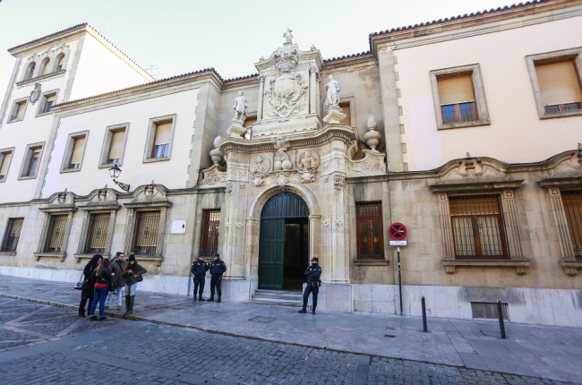 Comienza el juicio en la Audiencia Provincial de León por el asesinato del boxeador Roberto Larralde