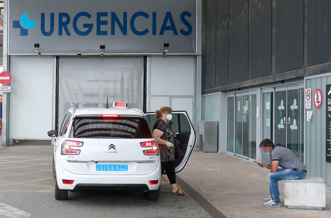 Entrada a Urgencias en el Hospital Universitario de Burgos (HUBU). SANTI OTERO