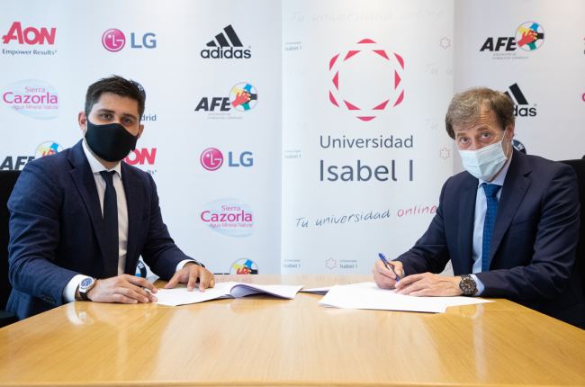 David Aganzo y Alberto Gómez Barahona firman el acuerdo. ECB