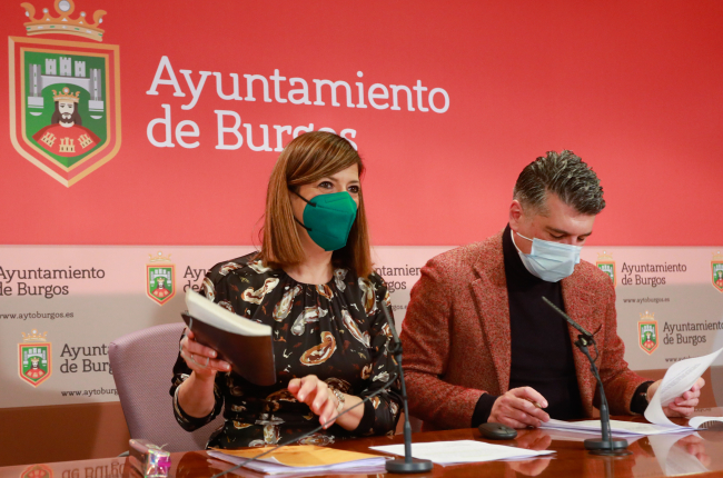 Nuria Barrio y Vicente Marañón informaron de los avances en varias obras municipales. TOMÁS ALONSO