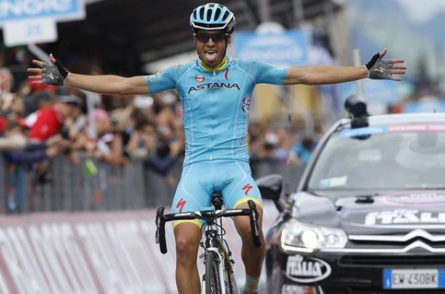 Mikel Landa triunfa en la etapa reina del Giro.-Foto: AFP / LUK BENIES