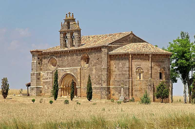 La ermita de Nuestra Señora del Torreón, cuya imagen es muy venerada por los habitantes y allí se celebra una romería en su honor en el mes de octubre.-ECB