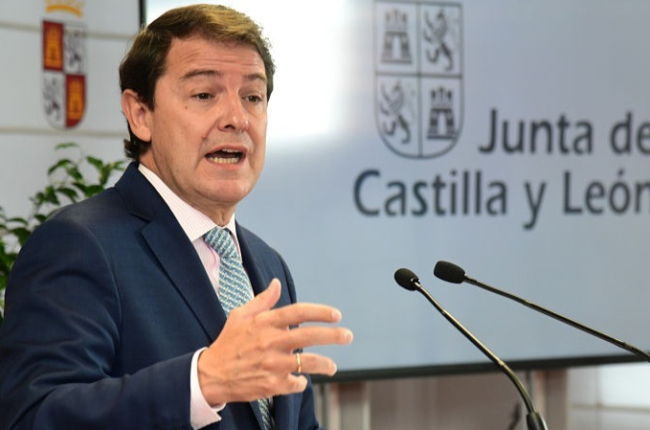El presidente de la Junta de Castilla y León, Alfonso Fernández Mañueco, en una intervención durante su visita a Burgos. ICAL