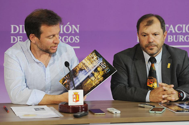 Borja Suárez y Miguel Ángel Martín, durante la presentación de ayer.-ISRAEL L. MURILLO