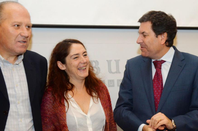 Ángel Citores, resposable provincial deCCOO, Carmen Álvarez y Fernández Carriedo.-ICAL