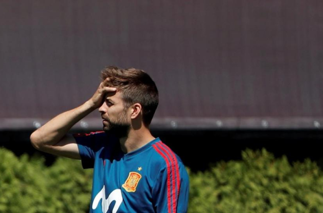 Piqué, durante el entrenamiento de la selección española este lunes 11 de junio en Krasnodar.-EFE