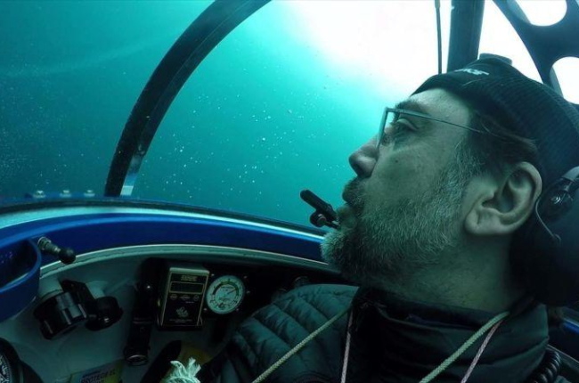 El actor Javier Bardem ha descendido al fondo del oceáno Antártico en un submarino de Greenpeace para pedir la creación de un santuario.-EL PERIÓDICO (GREENPEACE)