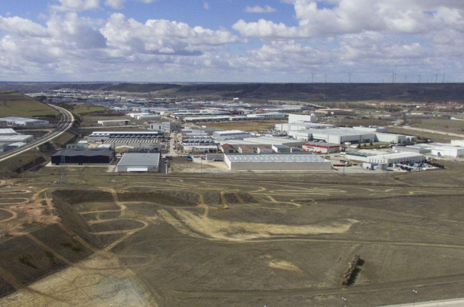 Vista aérea de parte del poligono industrial de Villalonquéjar.