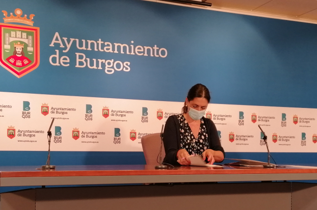 La portavoz municipal de Podemos, Margarita Arroyo, en la sala de prensa del Ayuntamiento de Burgos. D.S.M.