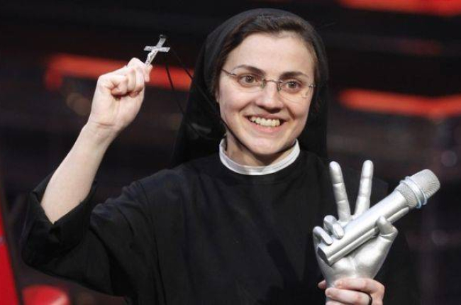 La hermana Cristina Scuccia, tras ganar 'La voz' en Italia.-Foto: AP / LUCA BRUNO