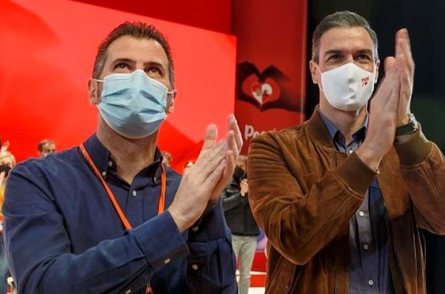 Luis Tudanca y Pedro Sánchez en el Congreso Autonómico del PSOE. SANTI OTERO