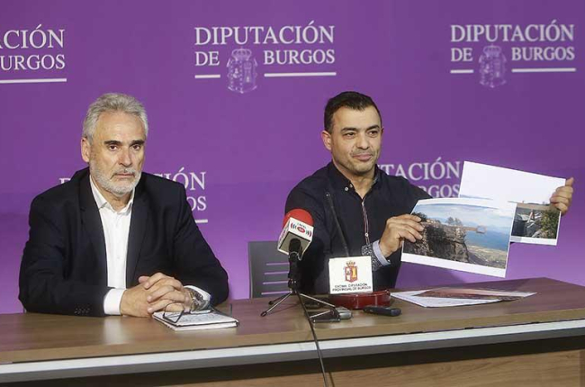 El portavoz de Imagina en la Diputación, Marco Antonio Manjón, ayer, junto a Juan José Asensio, alcalde de Zamanzas.-RAÚL G. OCHOA